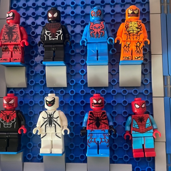 Storage Book Case & Figures - Picture 9 of 13